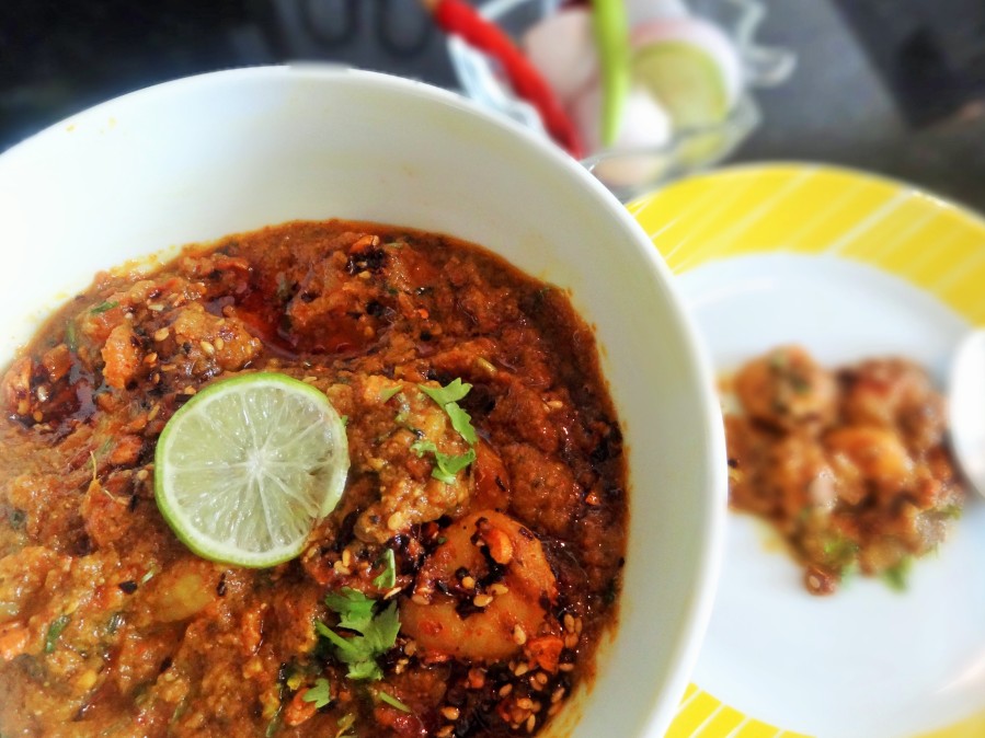 Recipe: Prawn Masala Curry With Spicy Tadka